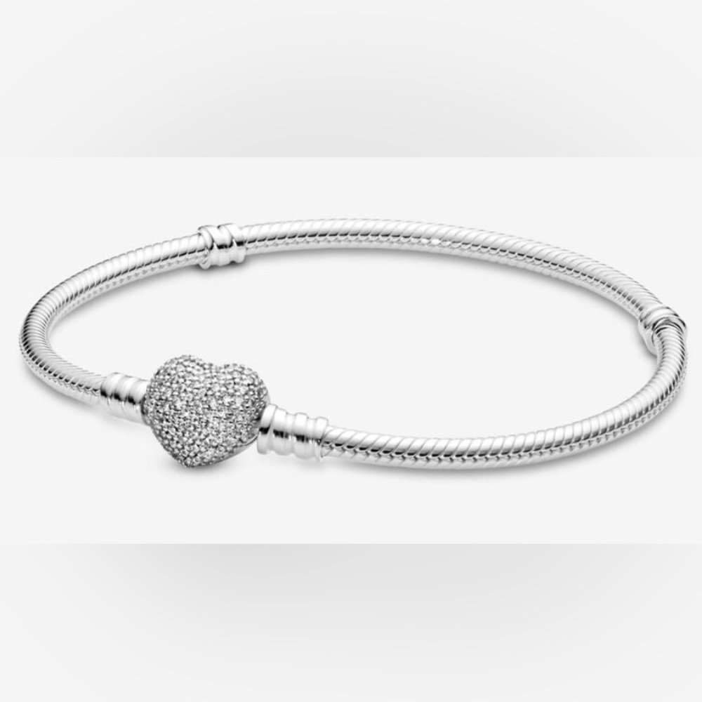 ❤️Pandora Moments Sparkling Heart Clasp Snake Chain Bracelet SIZE 56. Brand new